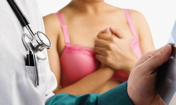 onderzoek door een arts vóór borstvergroting